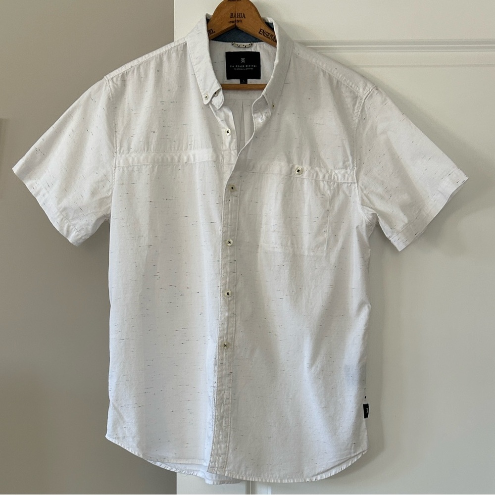 The Roark Revival Button-Down Shirt Pocket 2 Logos Sz L w MEASUREMENTS Confetti
